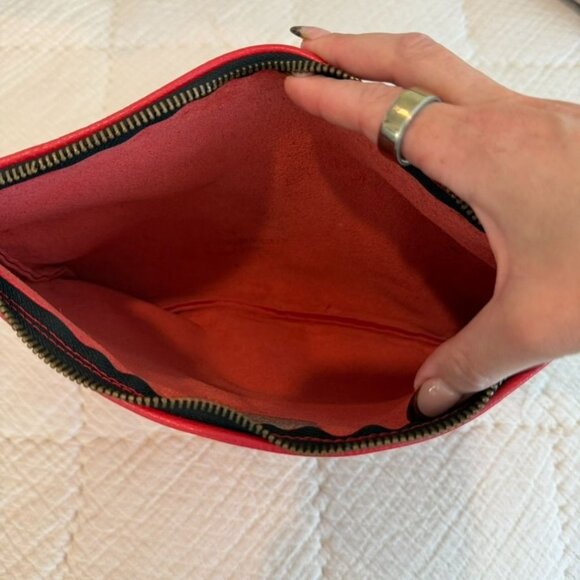 Red Supple Leather Zipper Tassel Clutch Bag - Picture 4 of 5